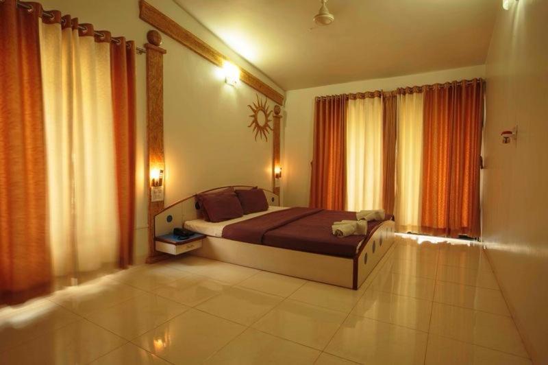 Anandvan Holiday Homes, Wai Exterior photo